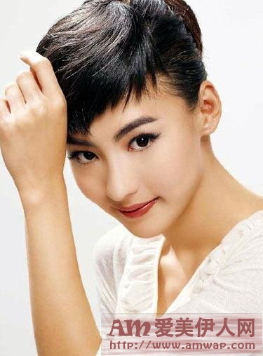 急消浮肿方法 轻松炼成小脸