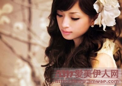 小脸美人4步按摩瘦脸法
