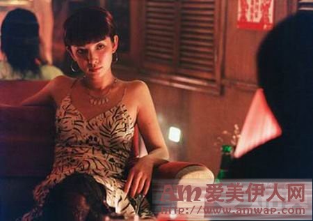 一边约束老公一边放纵身体