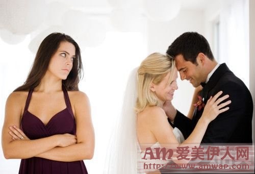 把给小三的礼物 不小心给了老婆