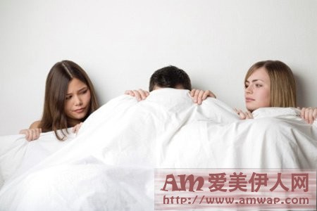 花心老公出轨 被我捉奸在床