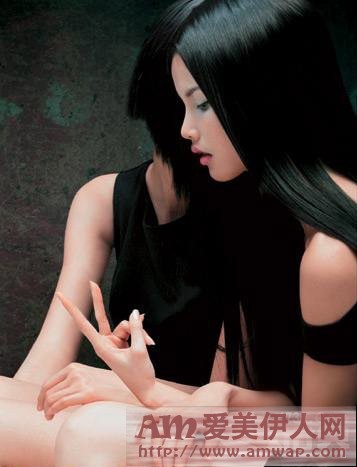 老实老公偷腥 手机竟有女同事“艳照”