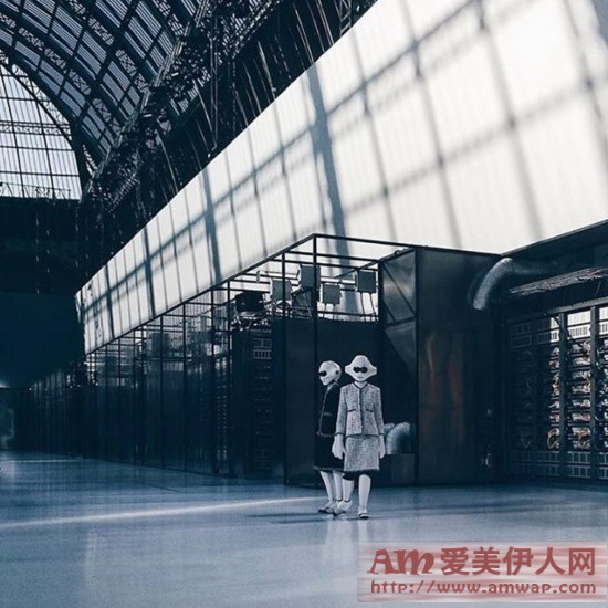 这波经典来的真年轻，香奈儿的黑客军团！