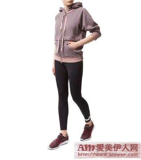 看这些明星如何将运动打底裤，完美外穿